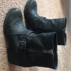 Carlos Santana boots